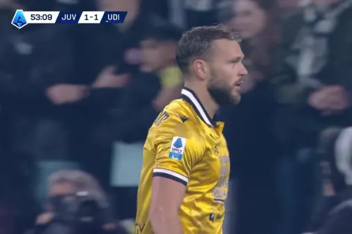 [Highlights] Missed golden chance! Openda's close-range follow-up shot blocked by defender