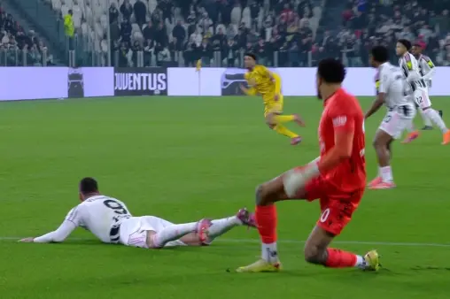 [Highlights] Onyeka hesitates on the ball, Vlahovic's active run nearly completes a steal