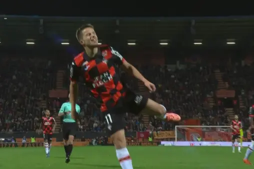 [Highlights] Defensive gap appears! Le Bris fires into the side netting, wasting teammate's brilliant pass