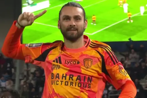 [Goal] Super Sub! Marchetti's edge-of-the-box strike takes a deflection and finds the net