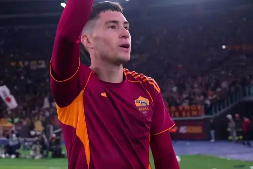 [Highlights] A false alarm! Soule's volley into the net from the far end of the box is ruled out