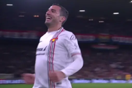 [Goal] Over the line! Bonazzoli scores with a禁区 volley from a corner