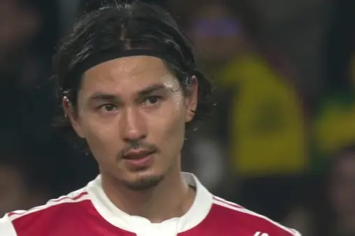 [Highlights] Corner kick delivered, Takumi Minamino's header rebound goal disallowed