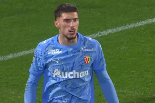 [Highlights] Kovavou's high-quality long-range shot saved by goalkeeper's diving save, Diallo's follow-up shot flies over