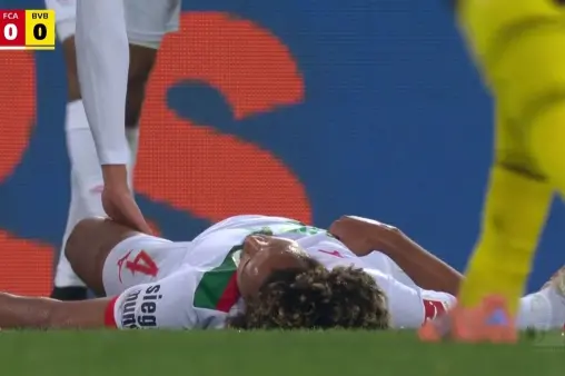 [Highlights] Unlucky! Masango gets kicked in the head and stays down