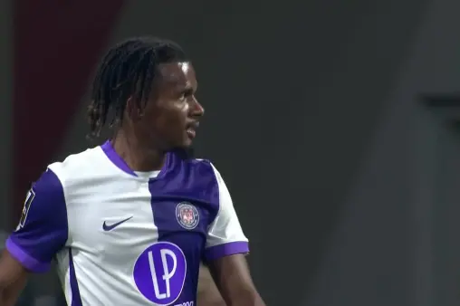 [Highlights] Sudden strike! Gueye cuts inside and fires, hitting the crossbar