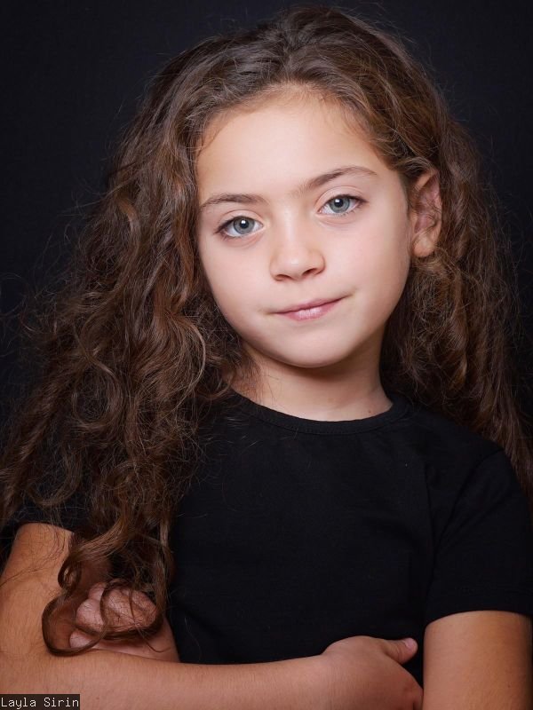 actor Ömrüm Nur Çamçakalli large photo