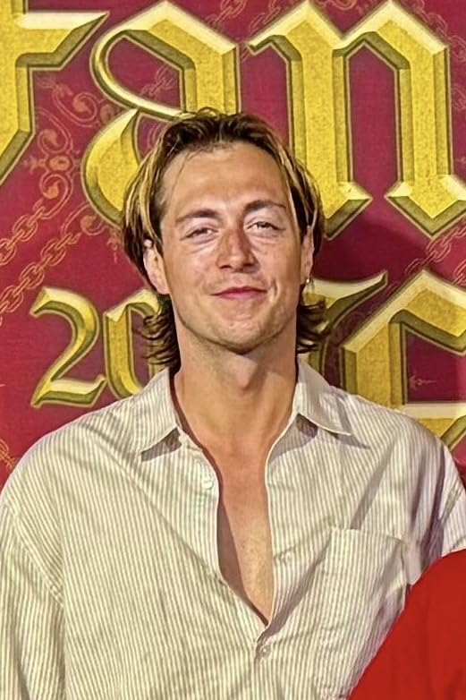 actor Derron Lurvink large photo