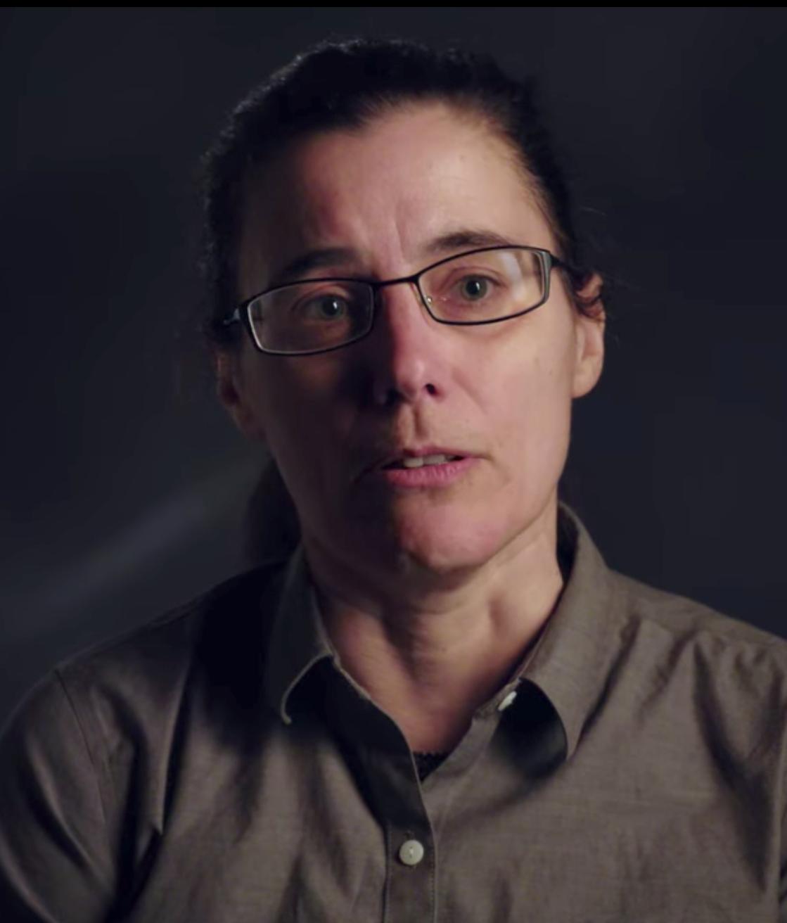 actor Laura Ruetsche large photo