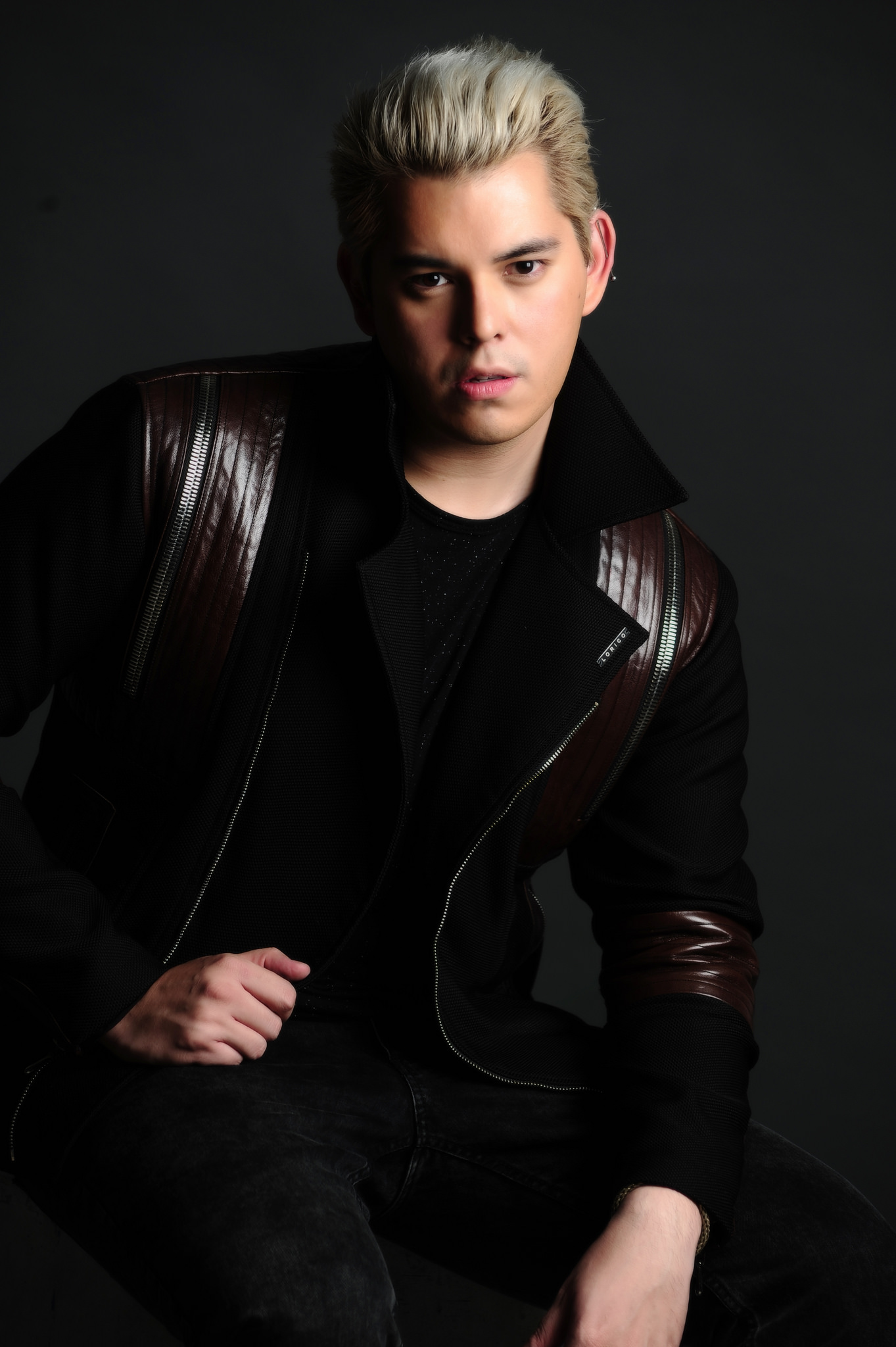 actor Raymond Gutierrez large photo