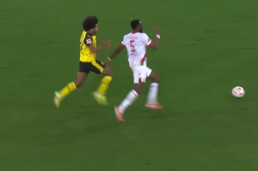 [Highlights] Sprint race! Massima sprints past Adeyemi to clear danger