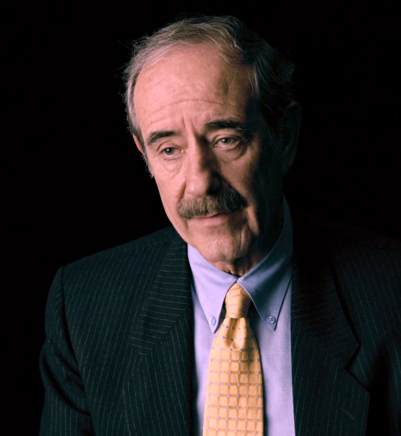 actor Gary Aguilar large photo