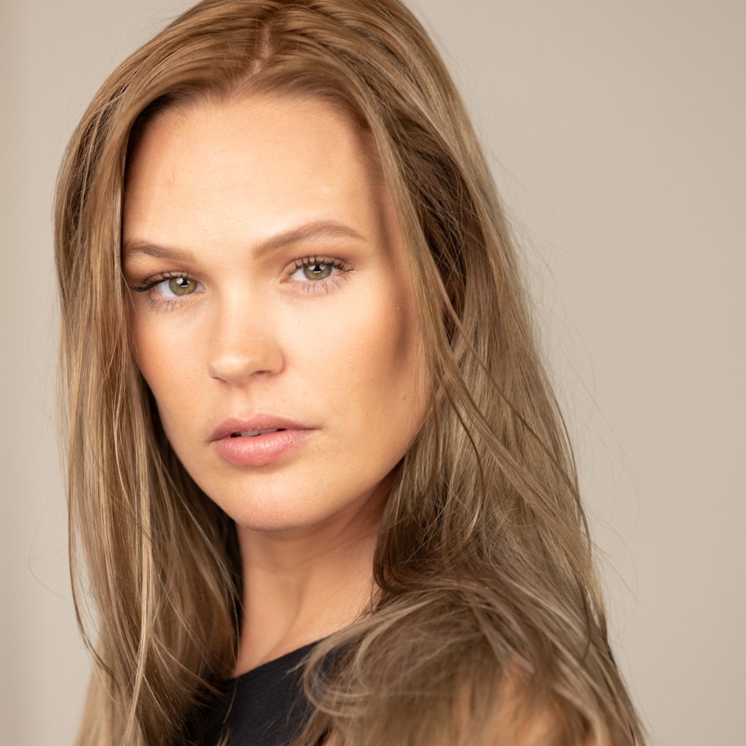 actor Taylor Saracho large photo