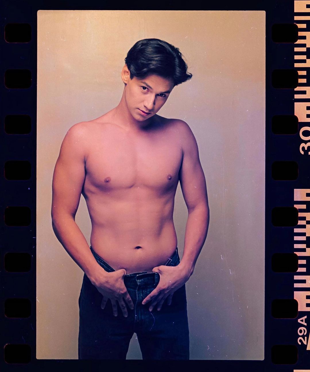 actor Matthew Mendoza large photo