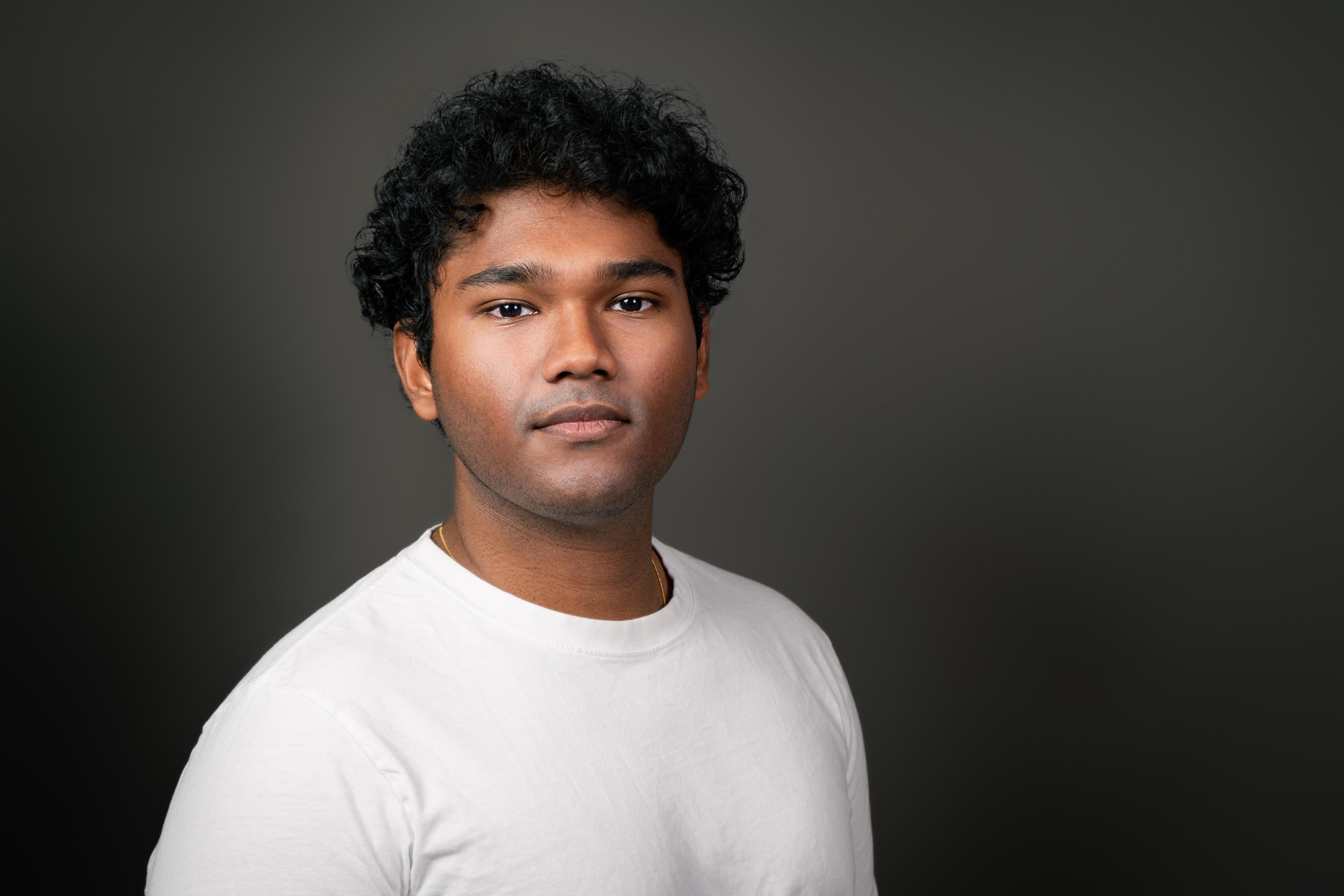 actor Dulmika Hapuarachchi large photo