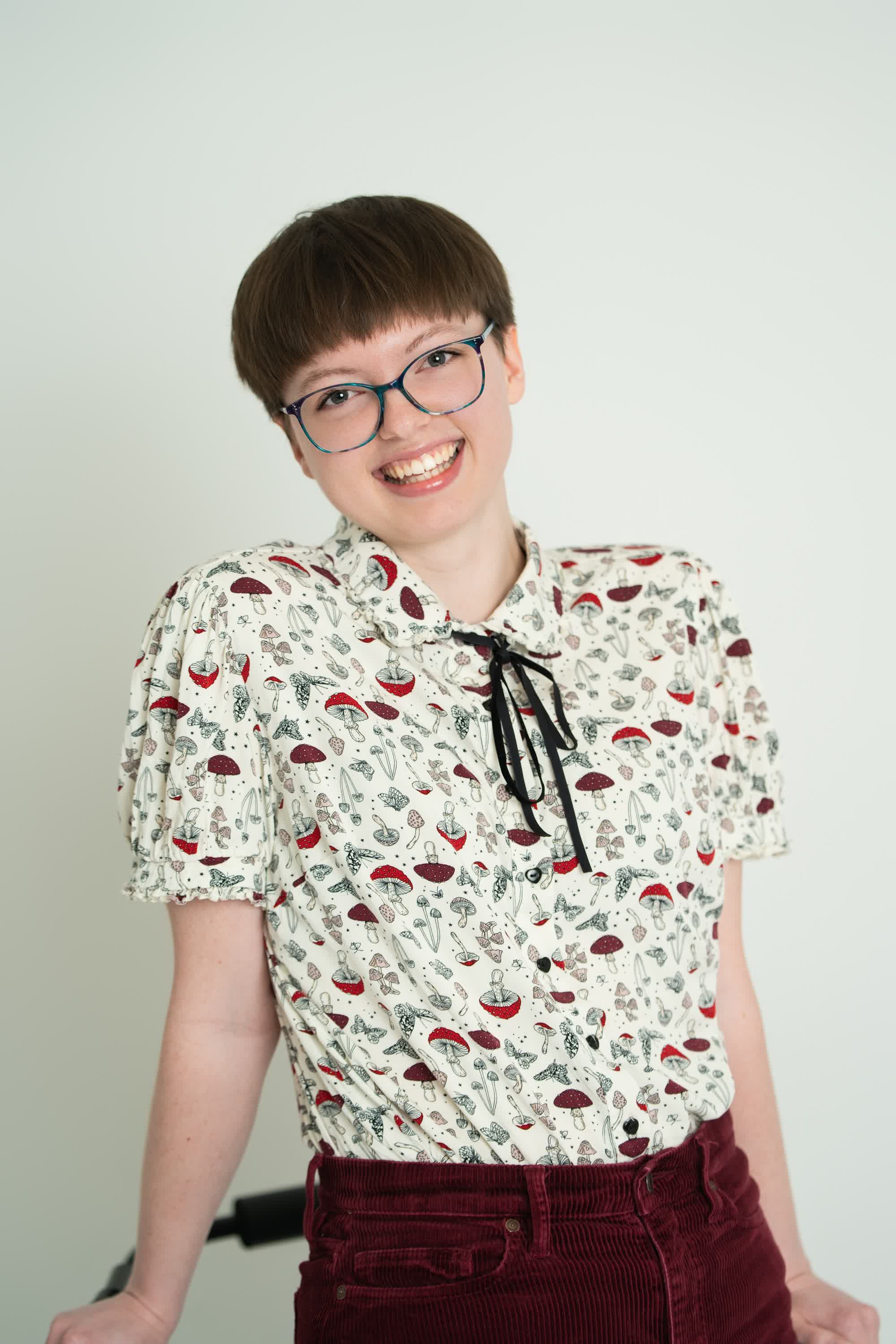 actor Elizabeth Hohman large photo