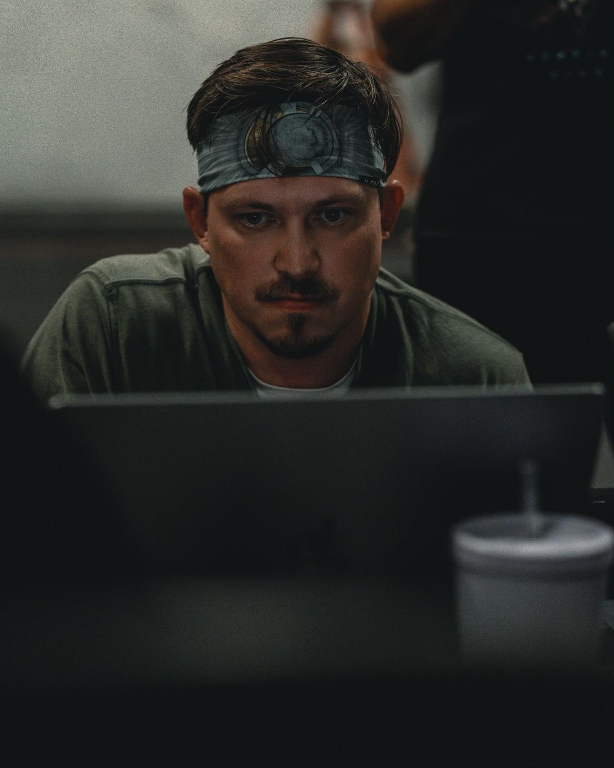 actor Andrew Mihalko large photo