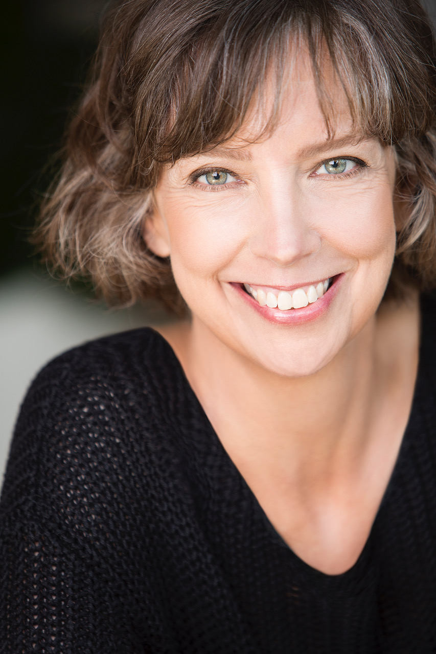 actor Leslie Baker large photo