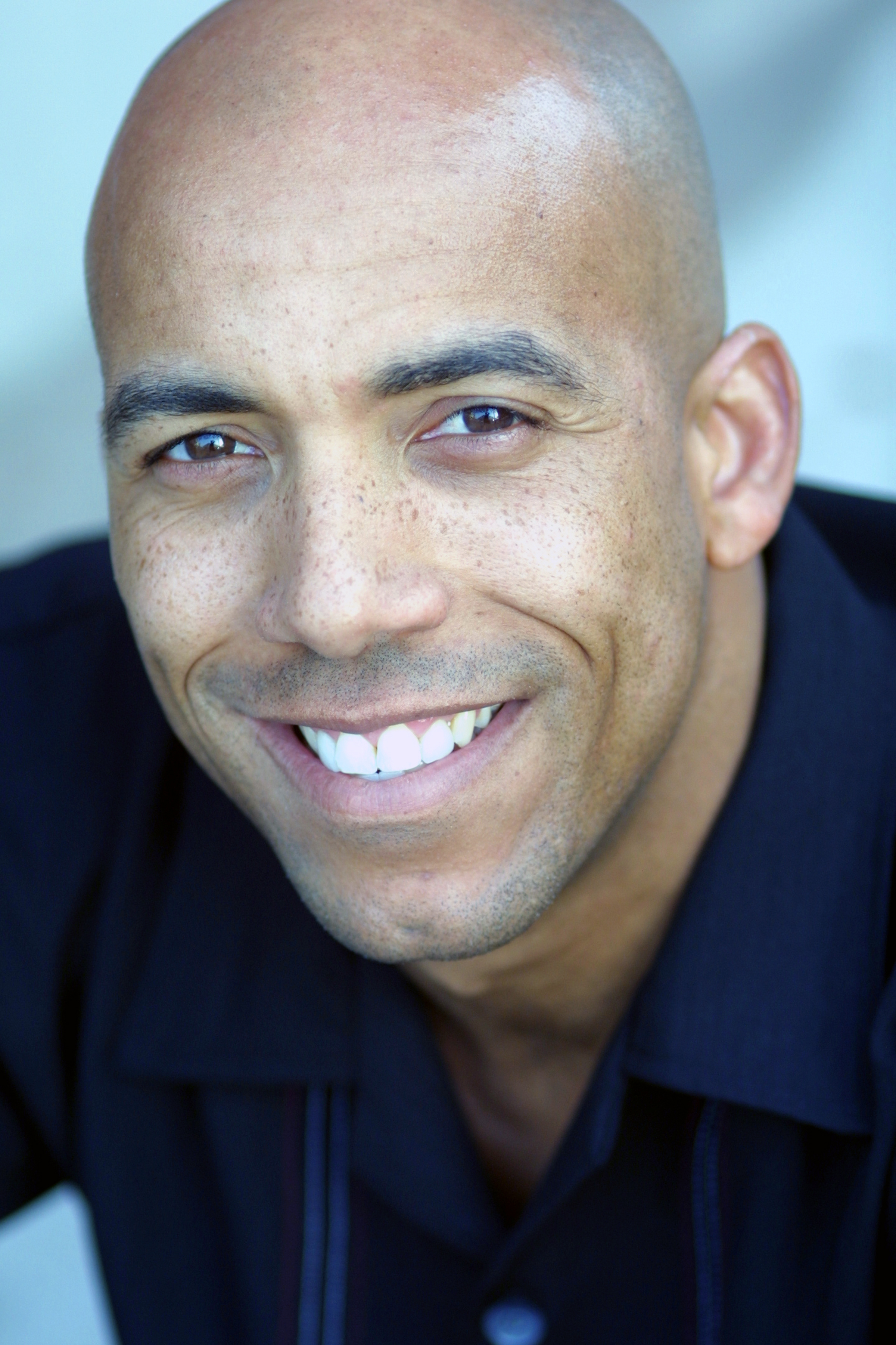 actor Jonathan Julian large photo