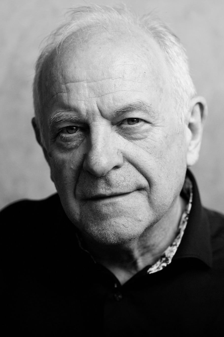 actor Victor Ptak large photo