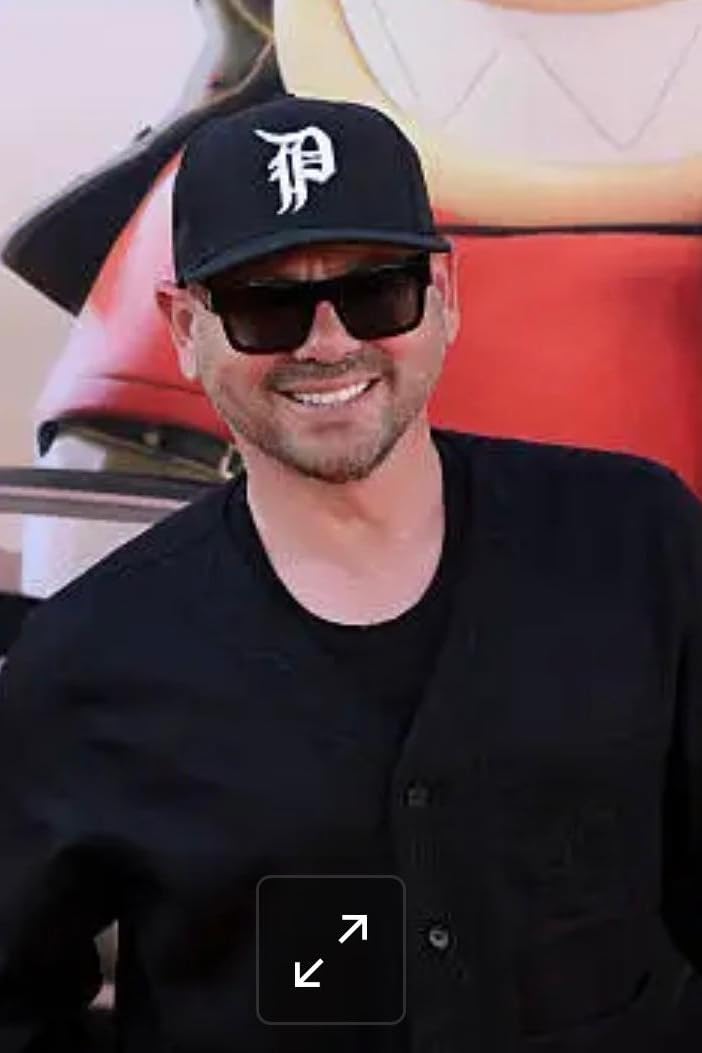 actor Patrick Hughes large photo