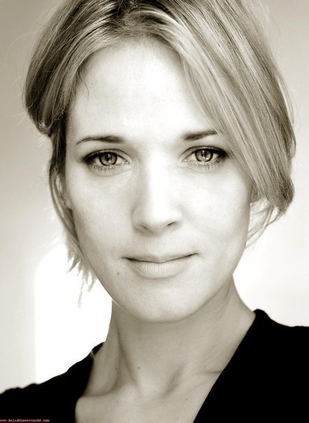 actor Poppy Elliott large photo