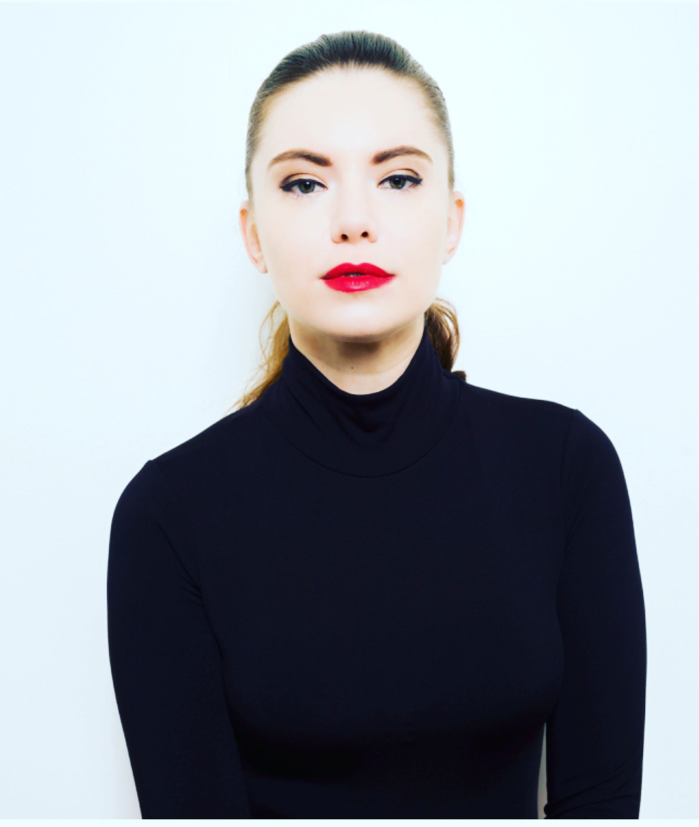 actor Annika Pampel large photo