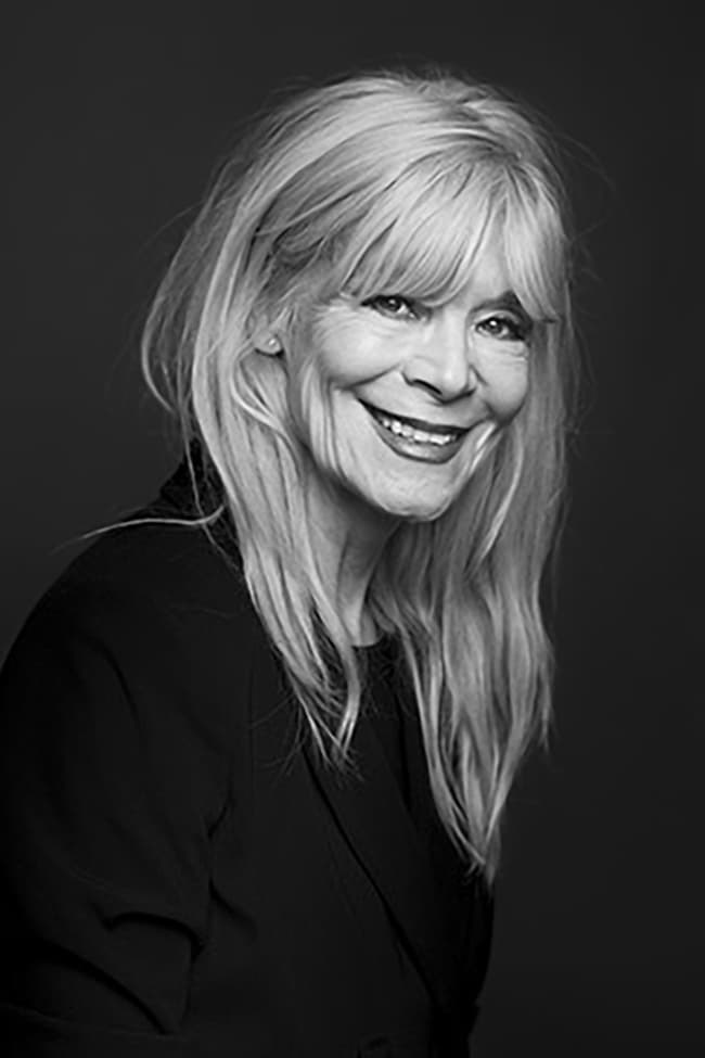 actor Mia Benson large photo