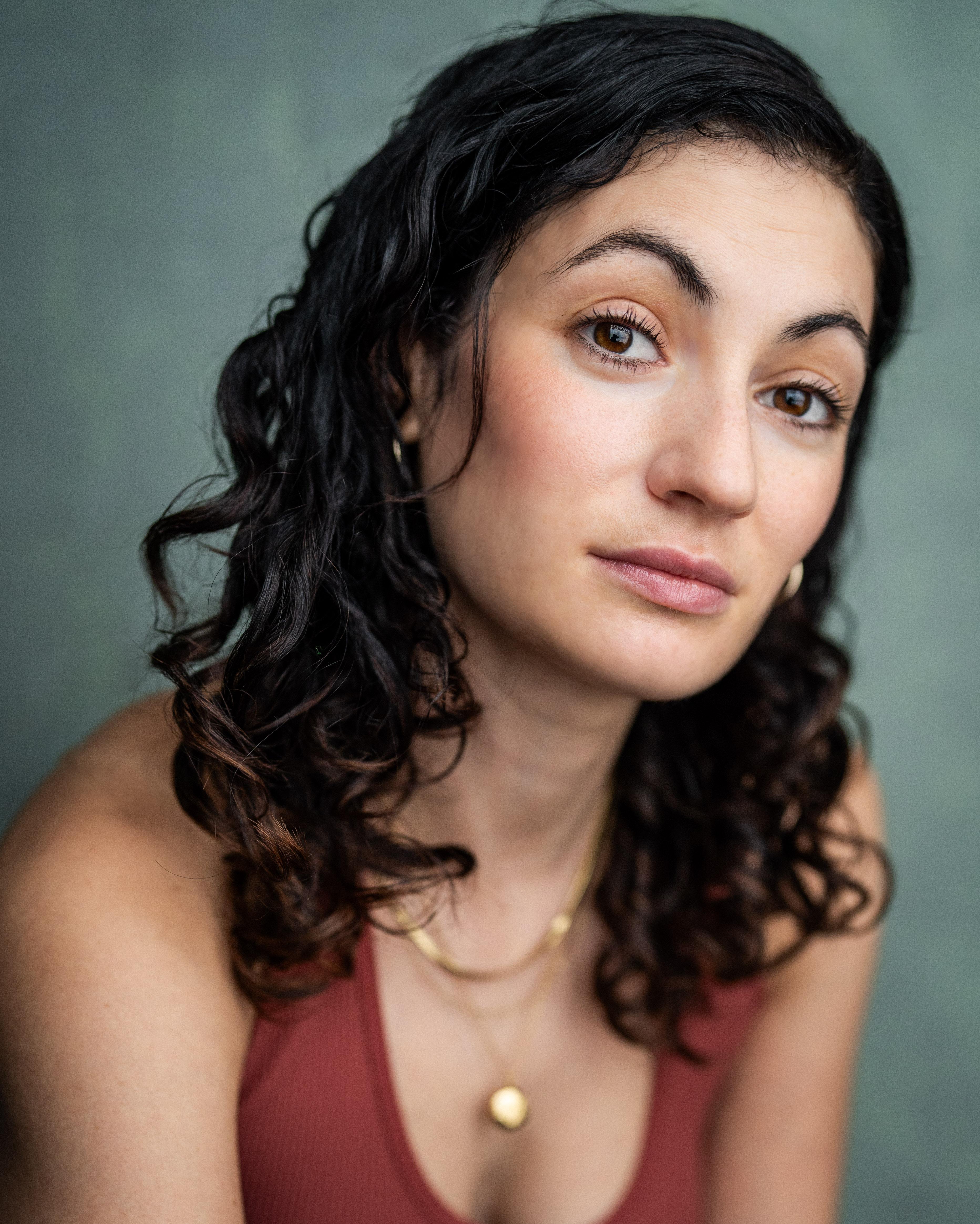 actor Ruth Milne large photo