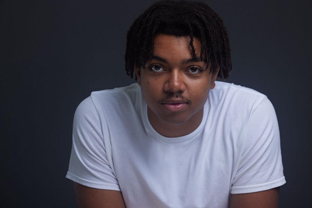 actor Liam Simpson large photo