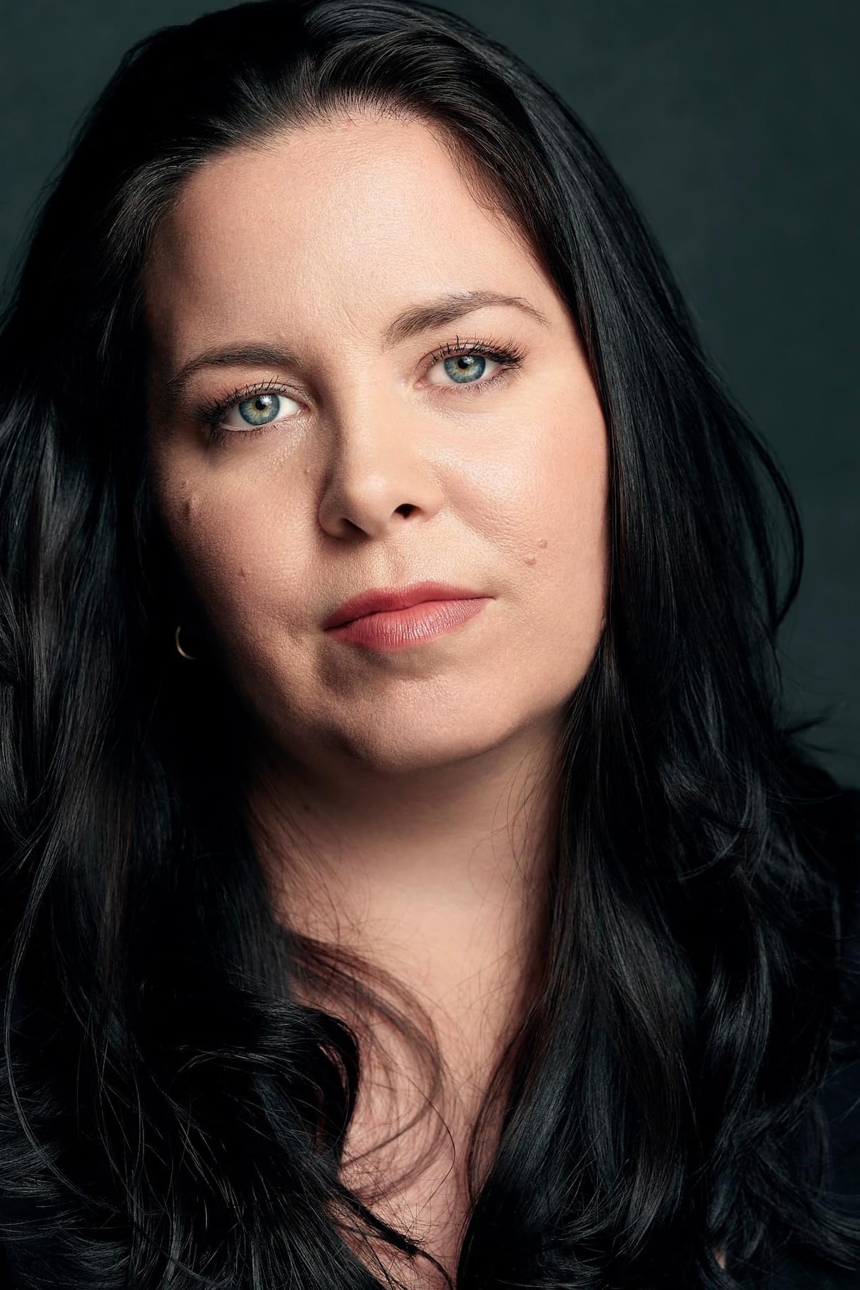 actor Caitlin Graham large photo