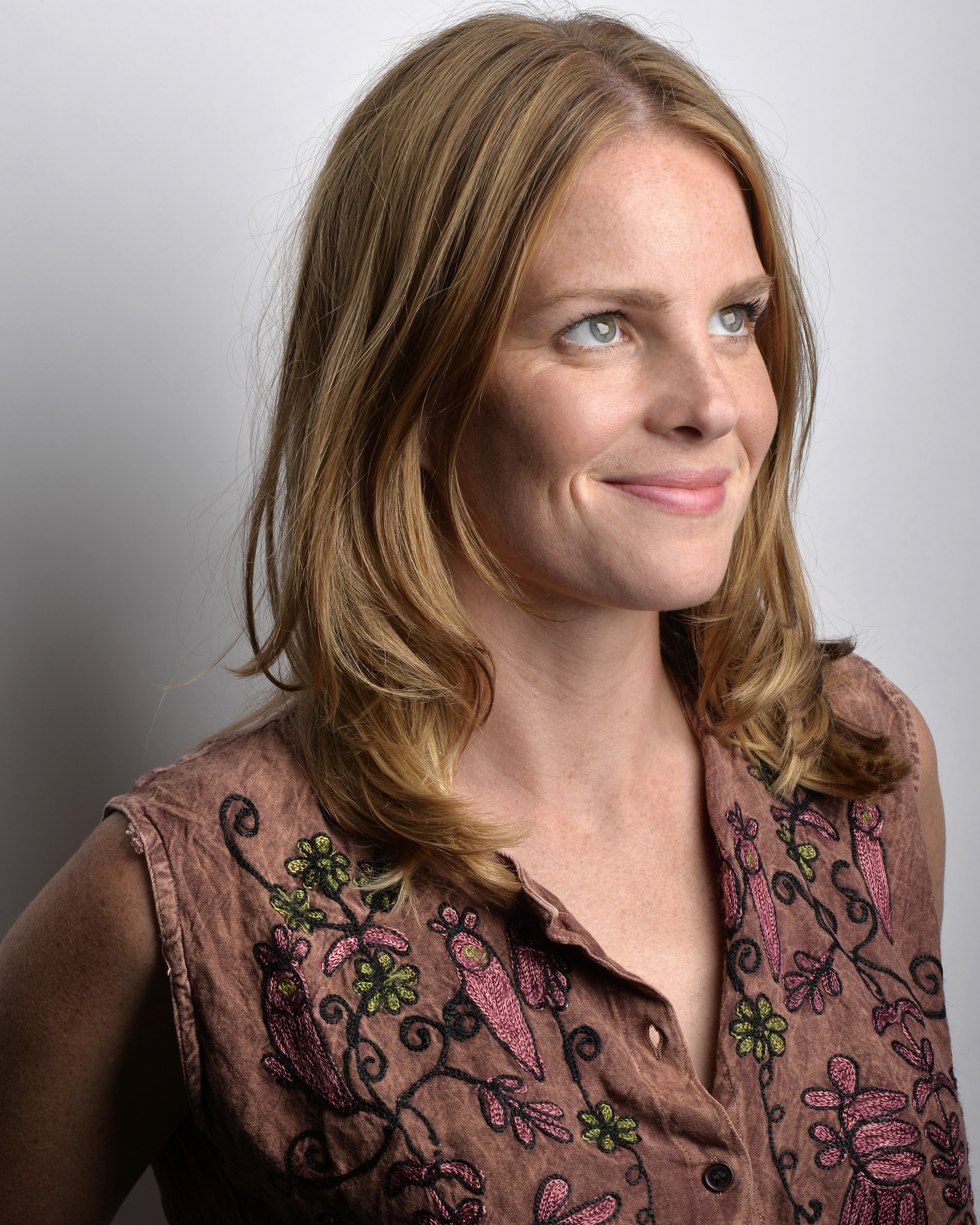 actor Verity Henry large photo