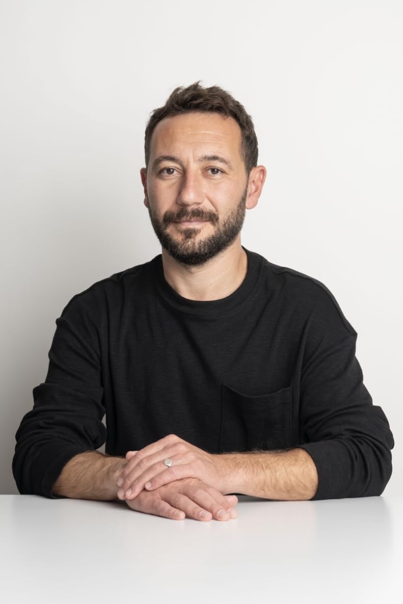 actor Okan Avci large photo