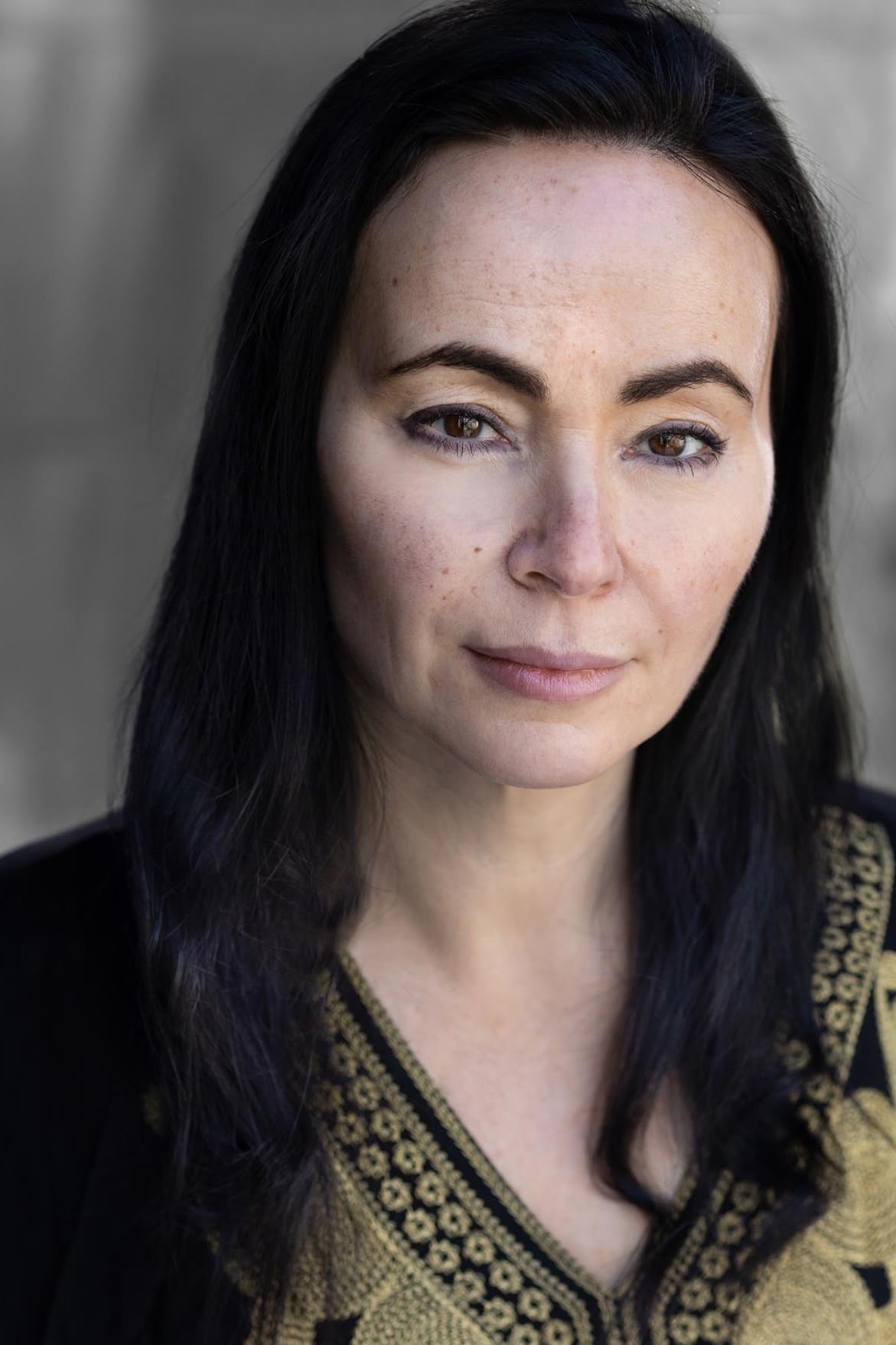 actor Zara Hadeshian large photo