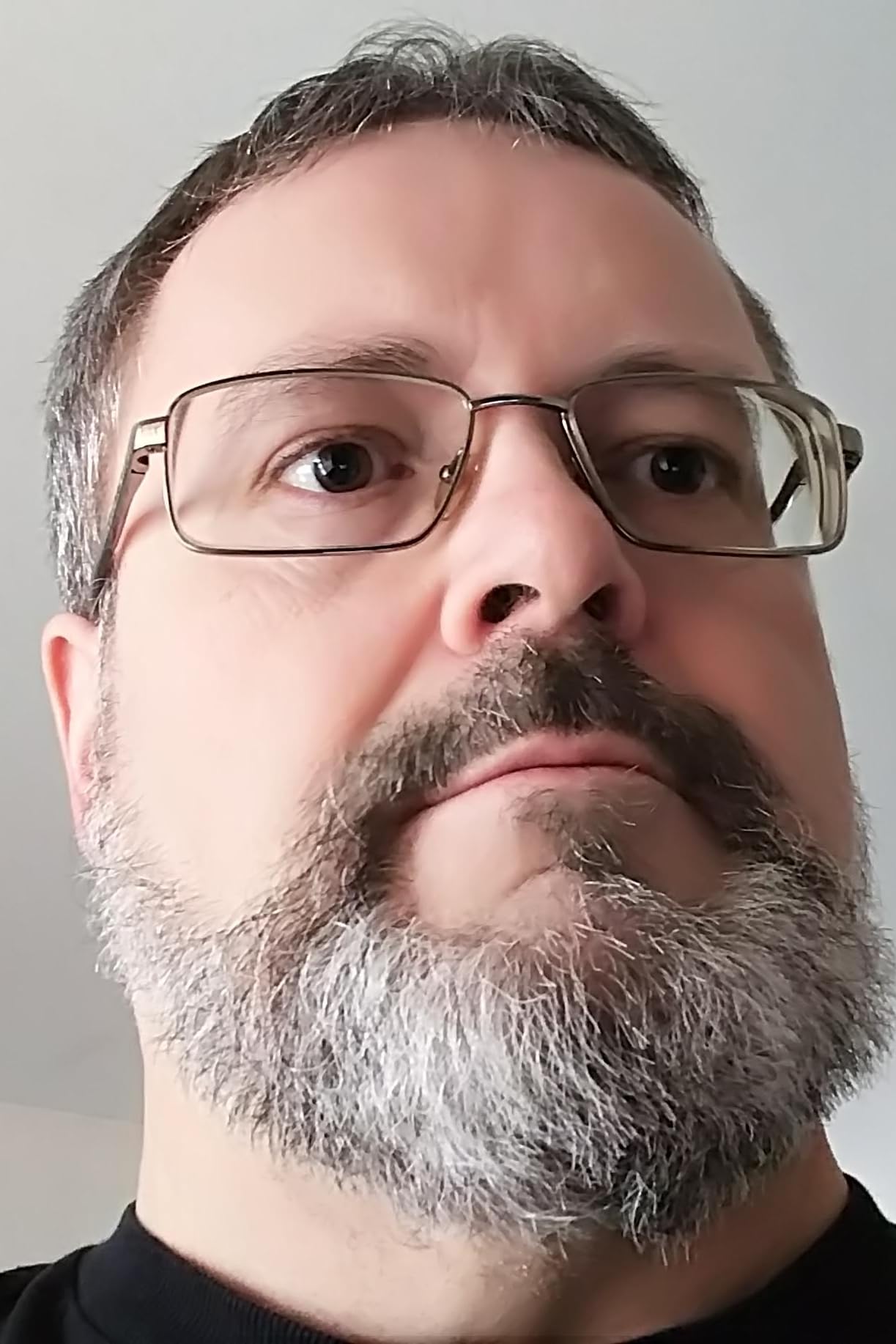 actor Thomas Matthew Sutherland large photo