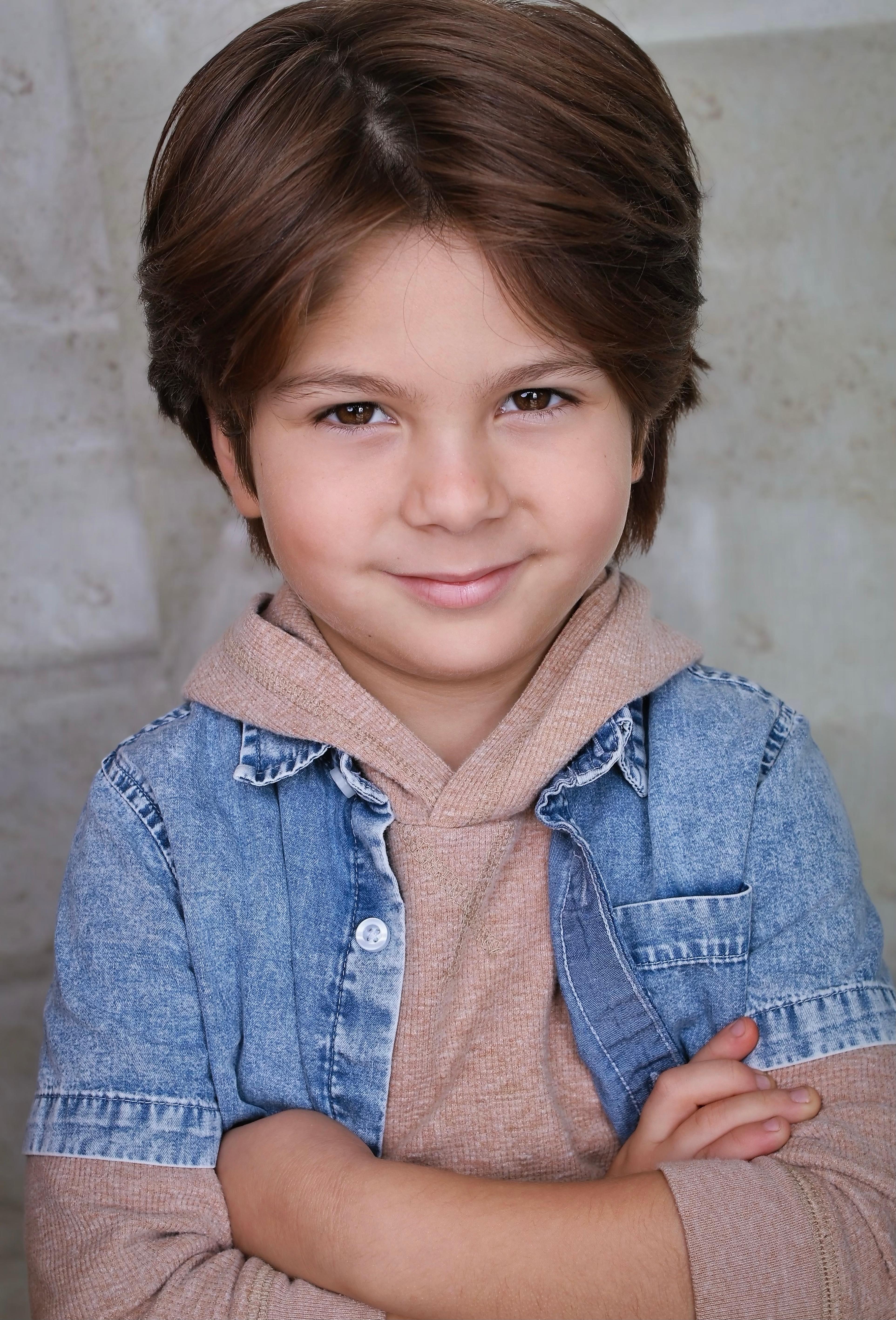 actor Phoenix Molina large photo