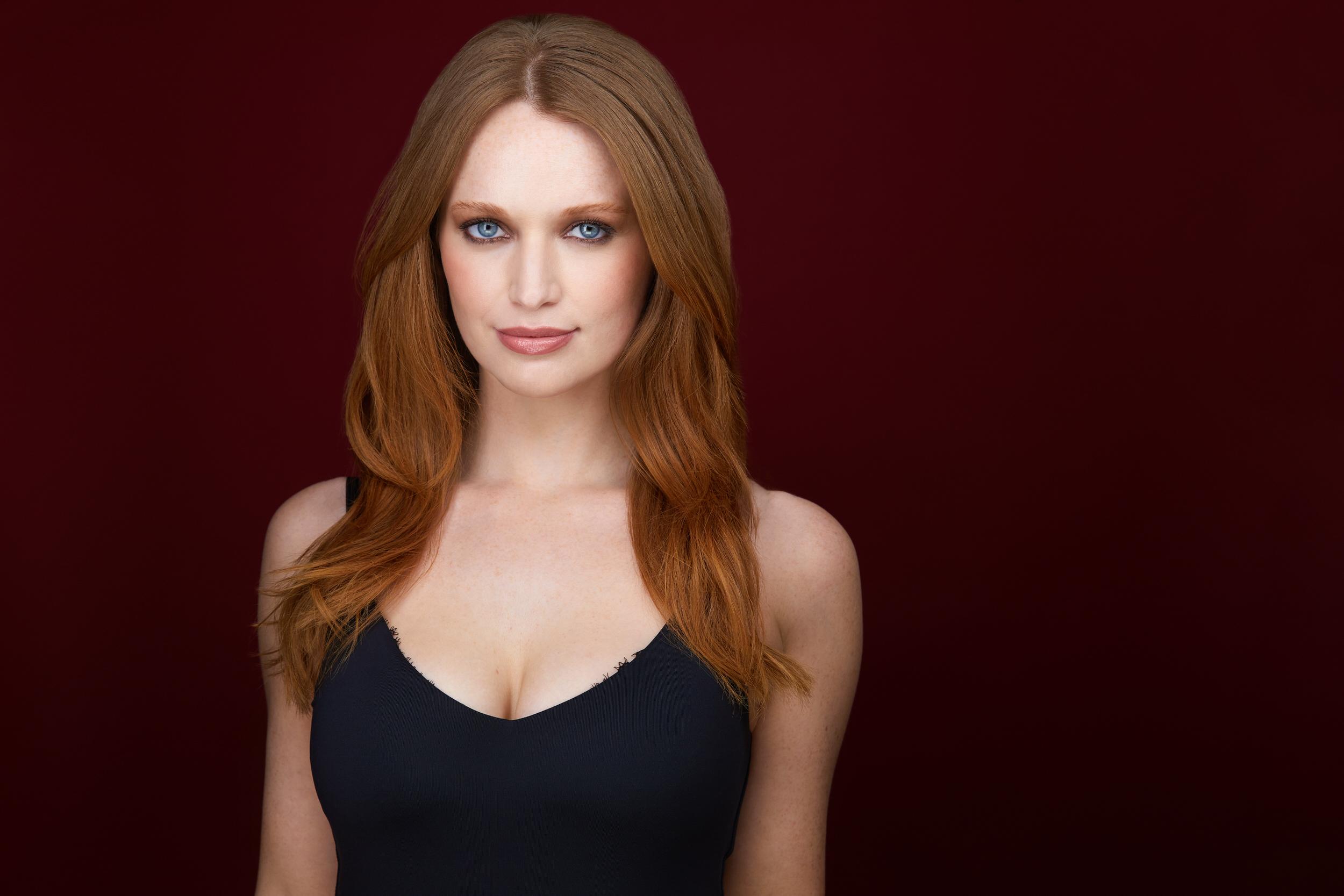 actor Skye MacDonald large photo