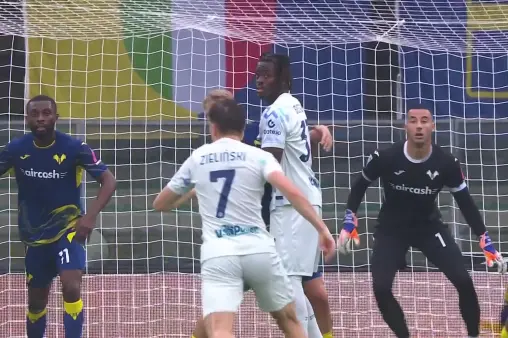 [Goal] What a strike! Zielinski fires home after receiving a brilliant pass from Calhanoglu to beat the keeper