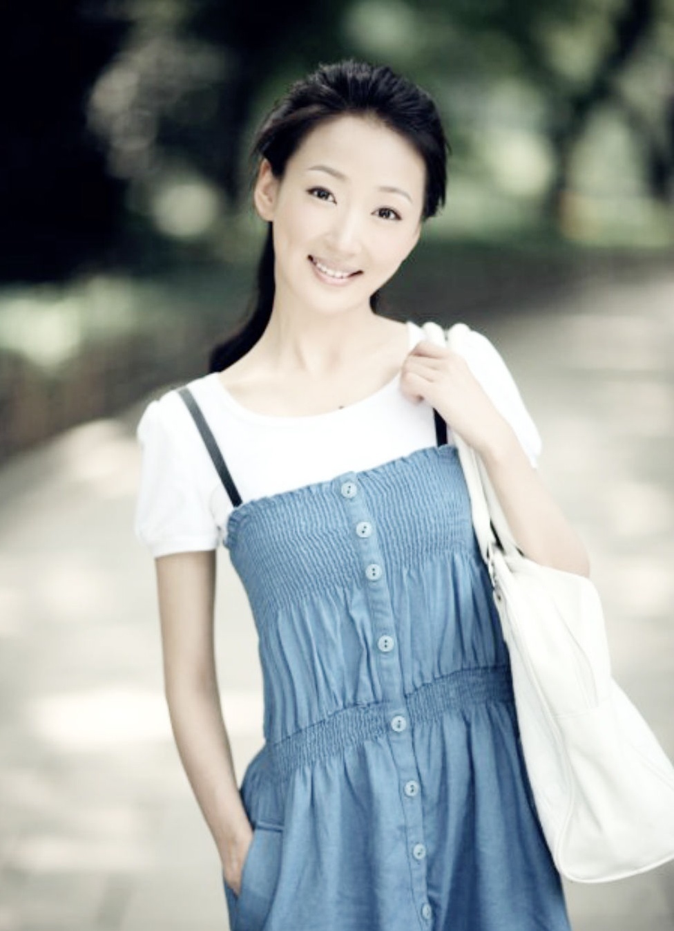 actor Chunxiao Min large photo