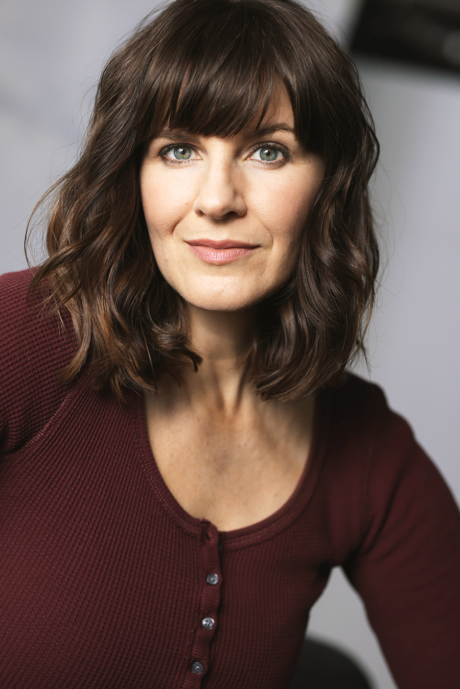 actor Elizabeth Hales large photo