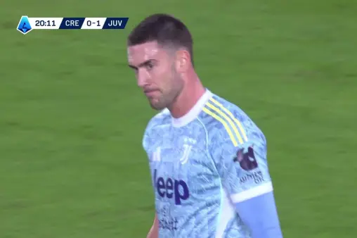 [Highlights] Too straight! Vlahovic's sharp close-angle shot saved