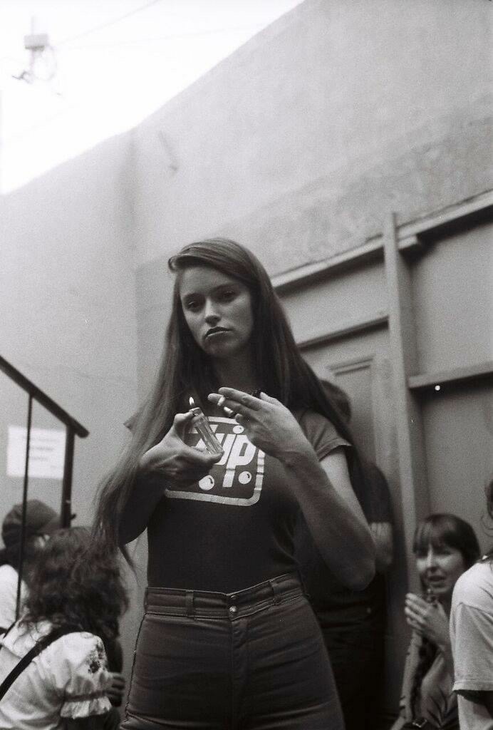 actor Phoebe Taylor large photo