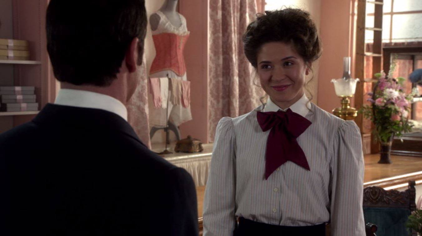 actor Courtney Lancaster large photo