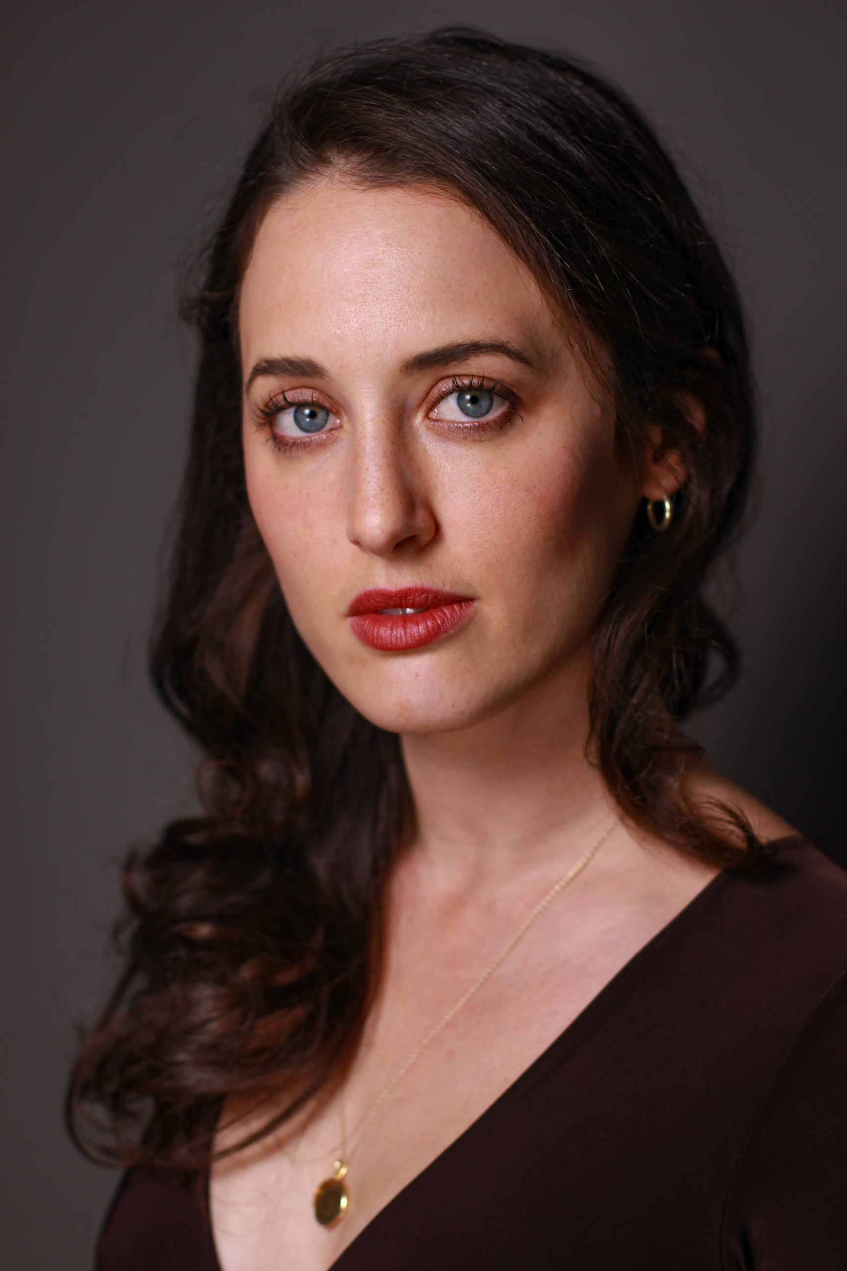 actor Alice Lazarus large photo