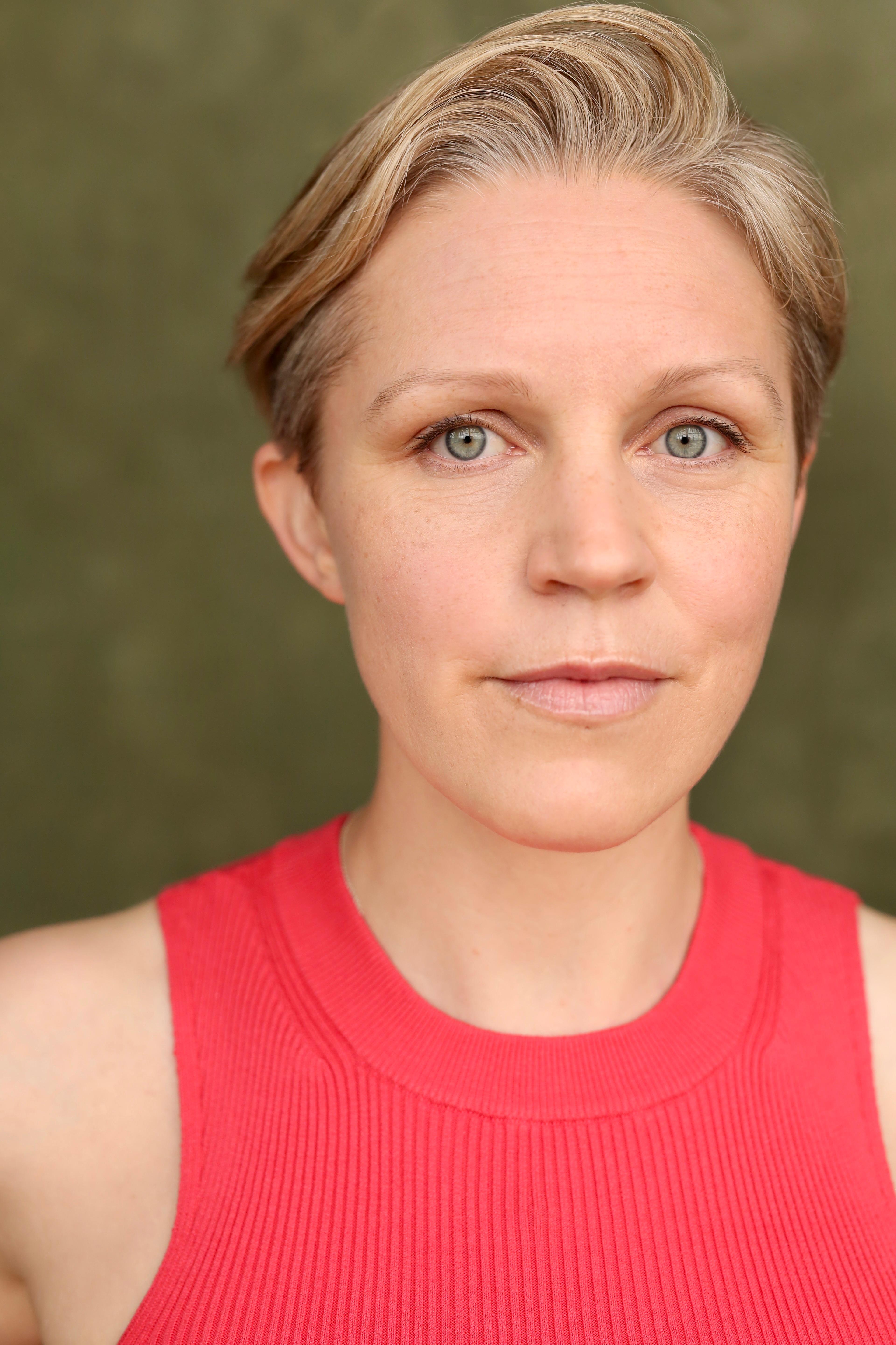 actor Aurora Fearnley large photo