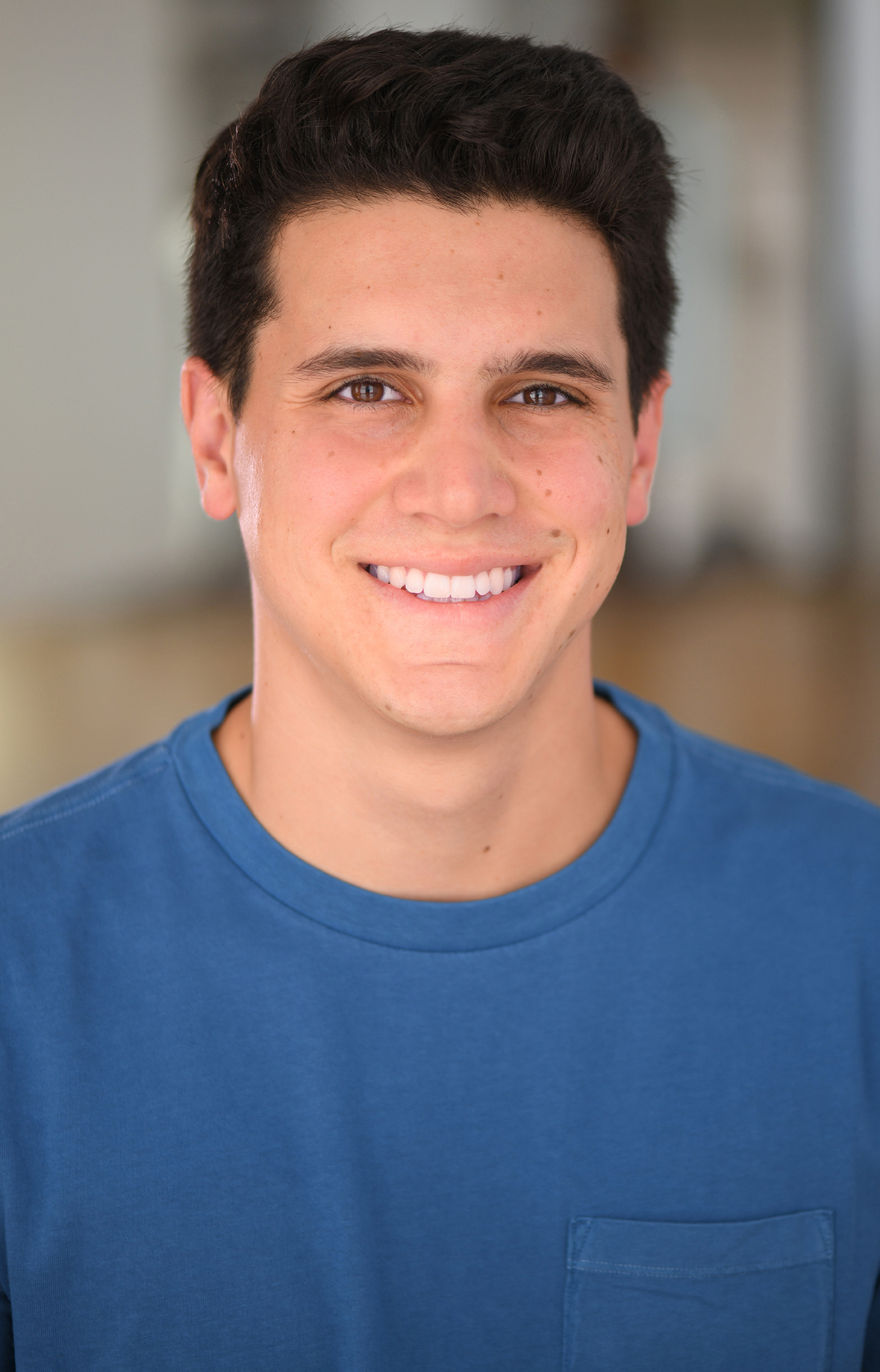 actor Dan Robertson large photo