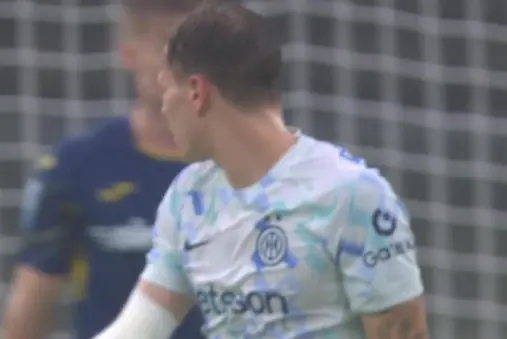 [Highlights] Barella attempts a volley from a clearance, ball drifts wide and goes out for a goal kick