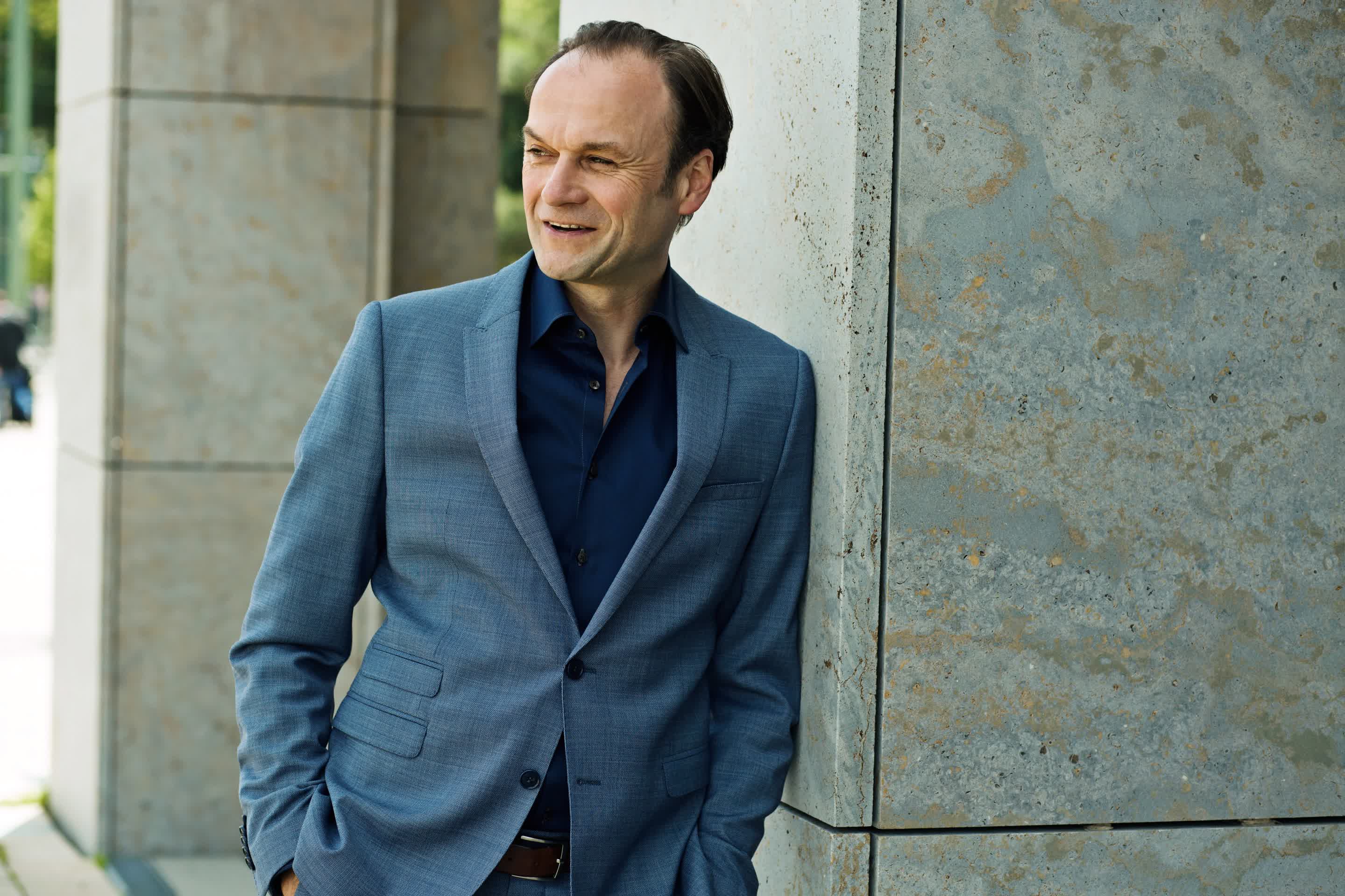 actor Stefan Mehren large photo