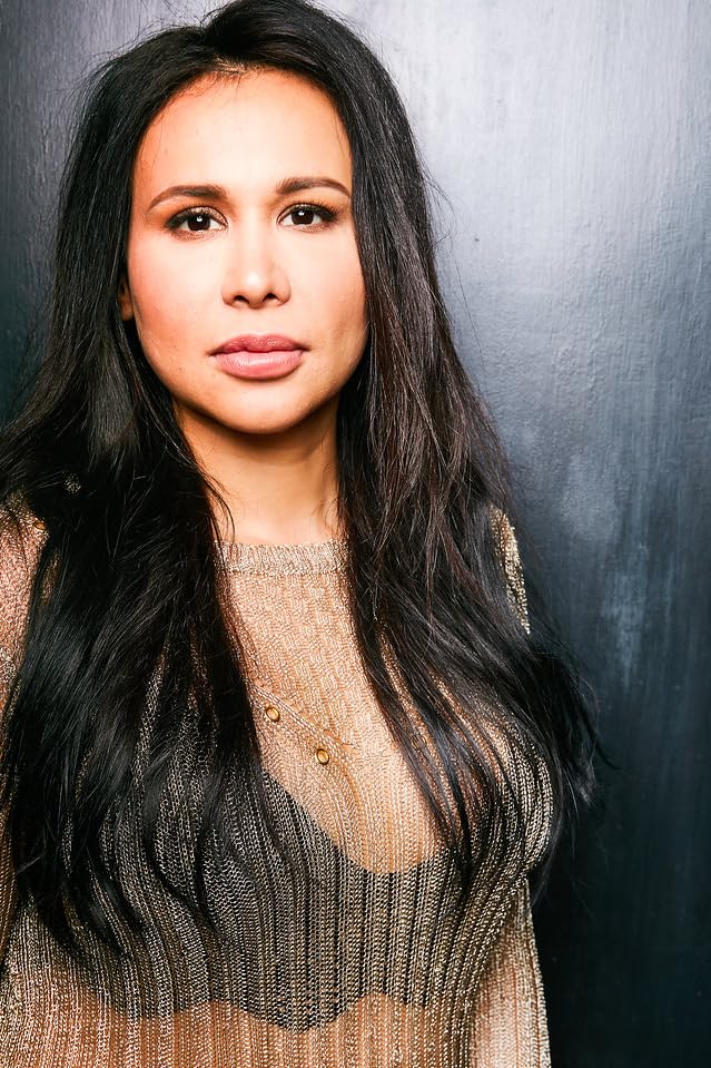 actor Isabella Sanchez large photo