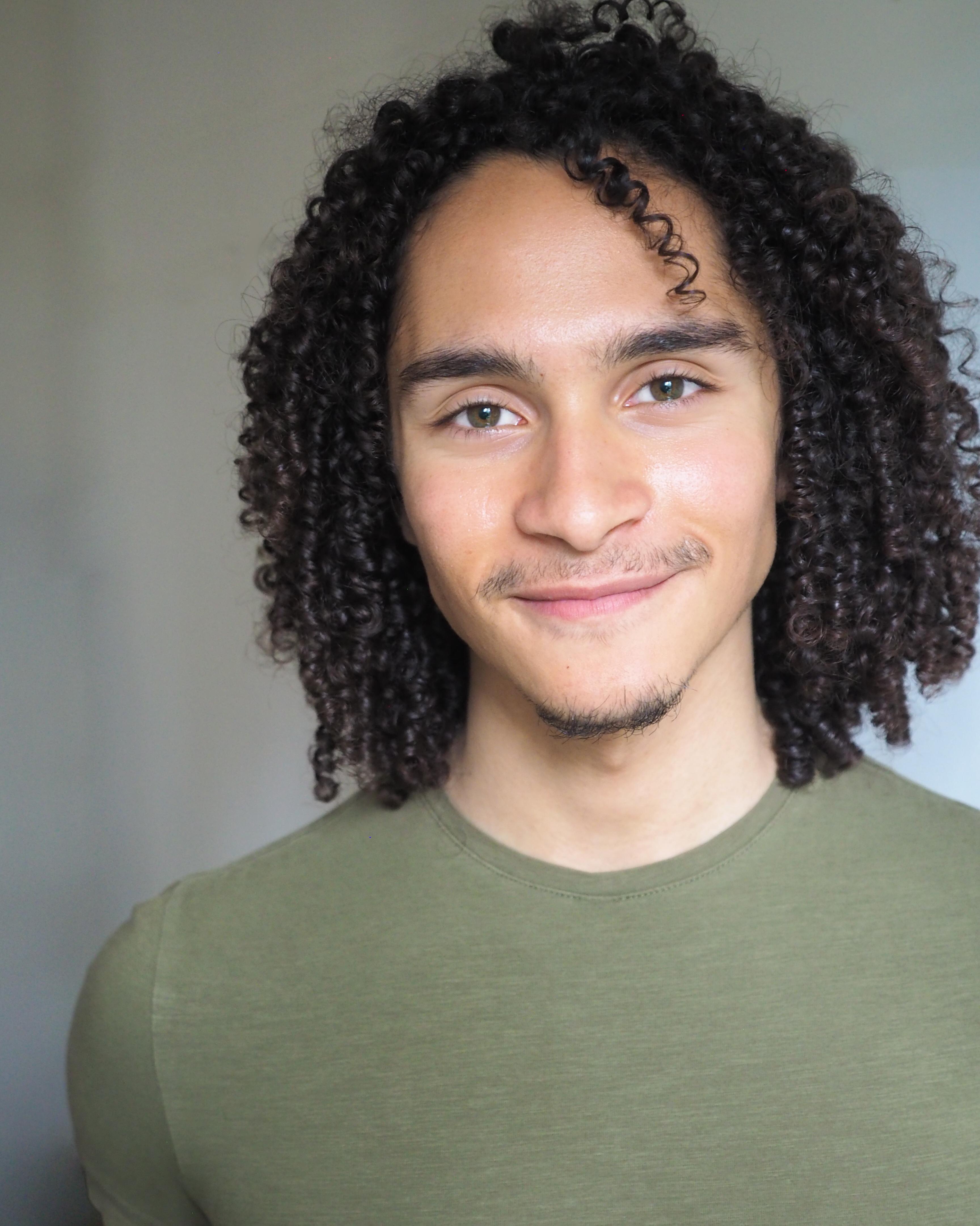 actor Chachi Delgado large photo